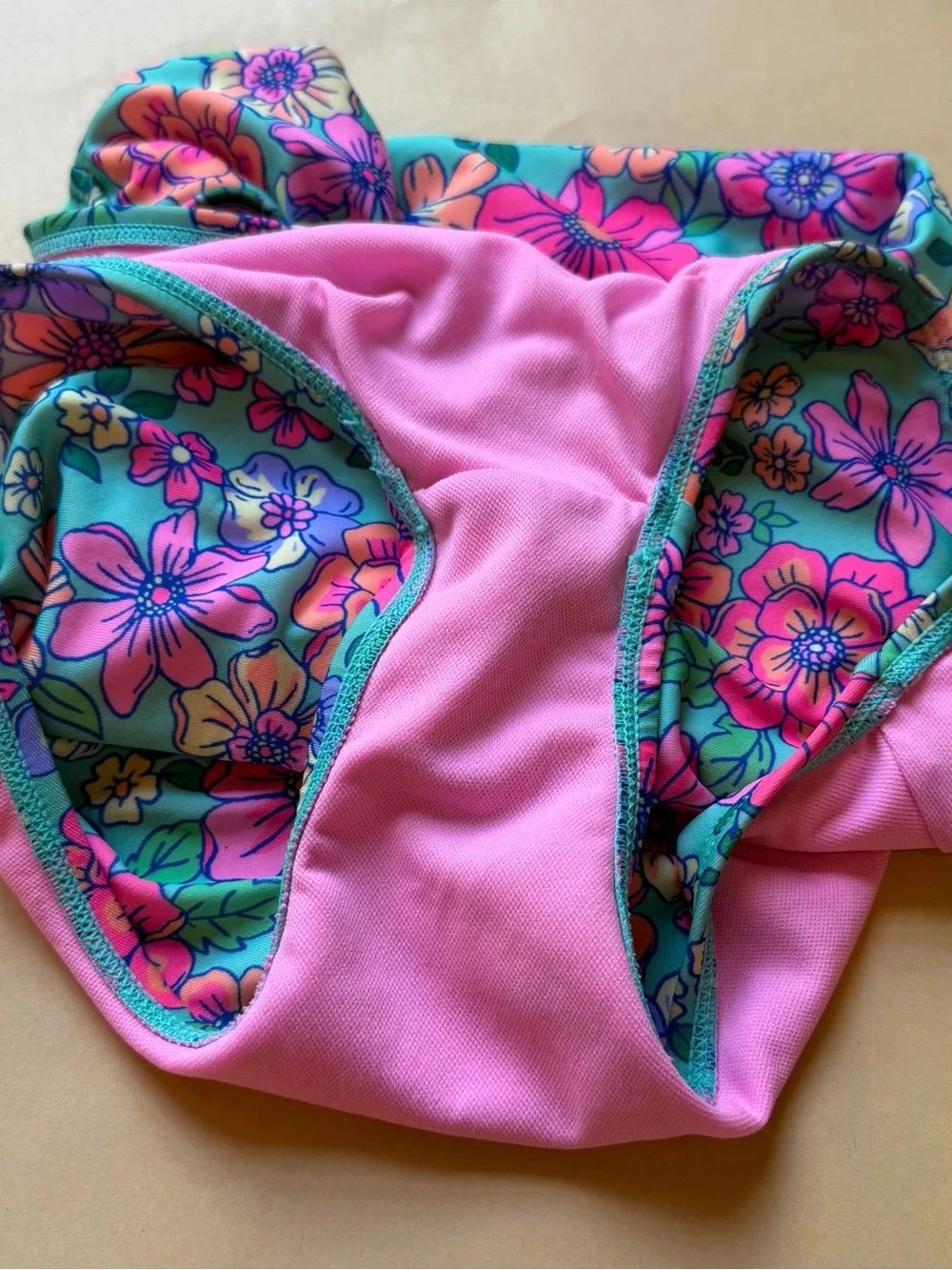 Cat & Jack Girls Size 6/7 Swimsuit Bundle Floral Cutout & Tie Dye Rash Guard